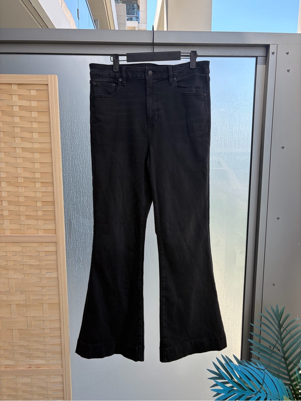 American Eagle 🦅 | Women's Next Level Stretch Flared Jeans